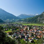 Uitzicht op Flirsch in Tirol, ideale uitvalsbasis voor dagtrips